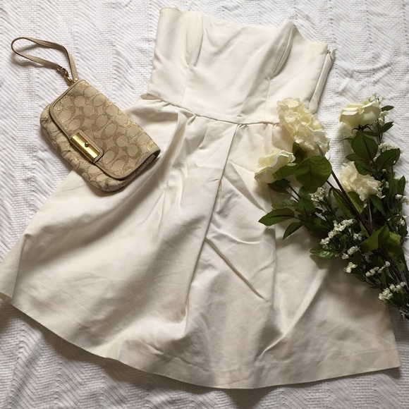Zara Dresses & Skirts - HP 🎉💕 Zara White Strapless Dress